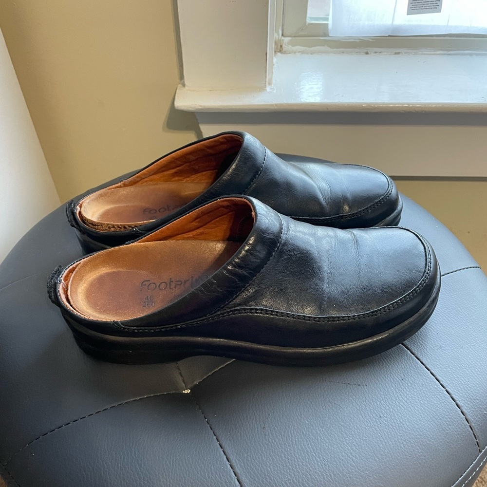 Footprints by Birkenstock Leather Clogs EU 40